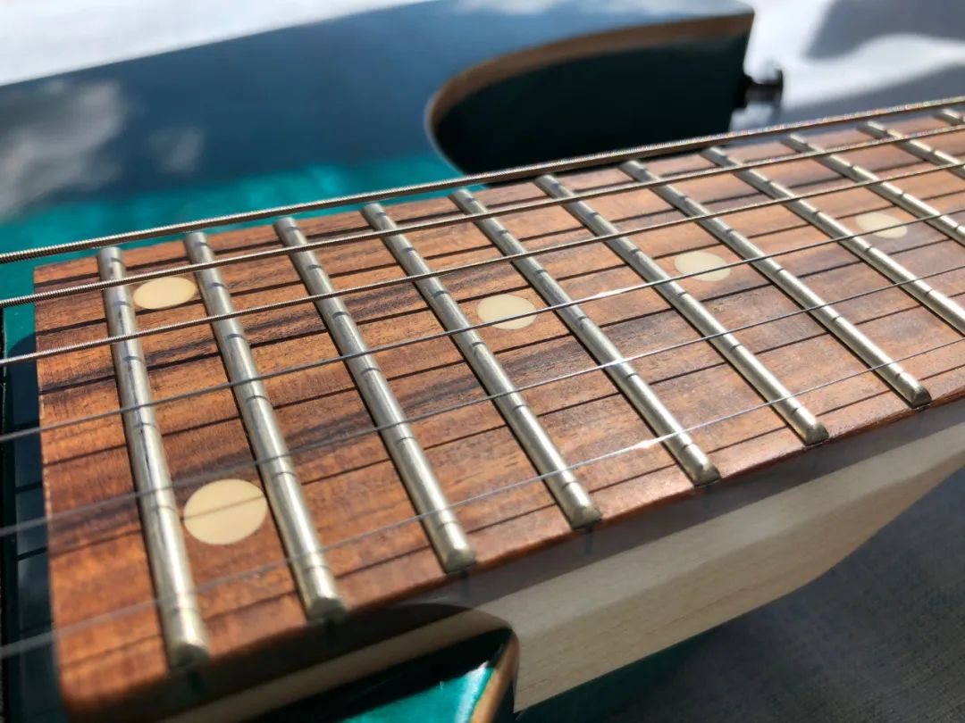 枫木指板和玫瑰木区别,吉他指板玫瑰木怎么样