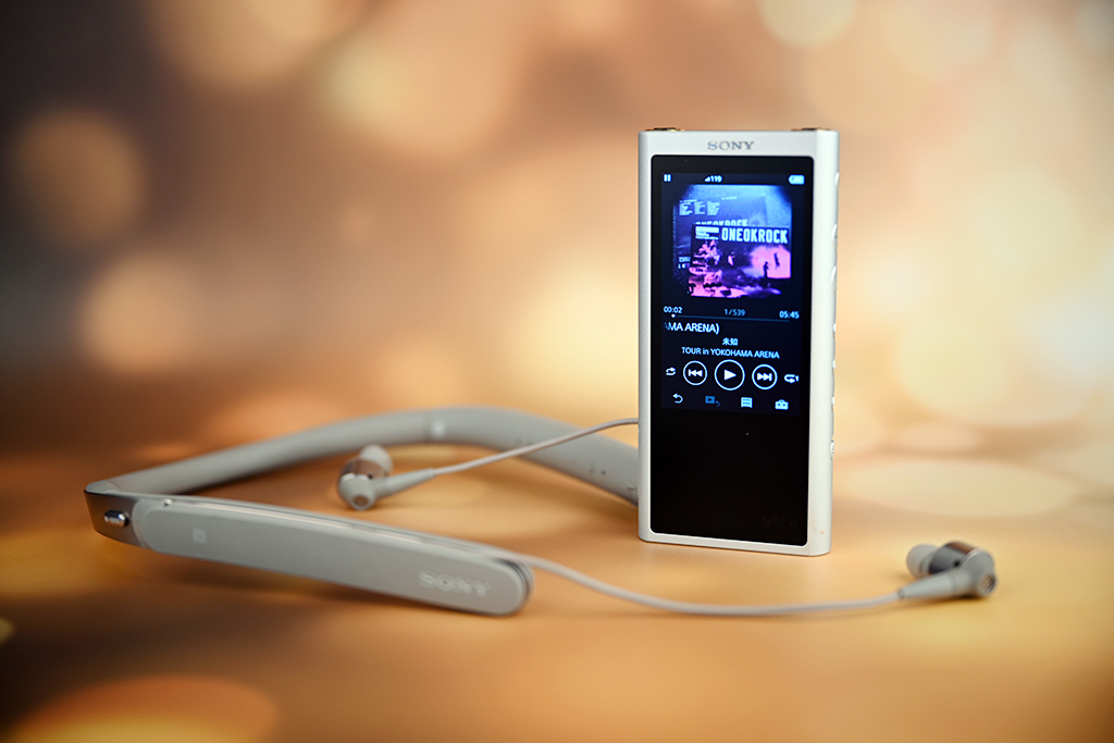 索尼zx300a与xz2,索尼wi-1000x二代测评