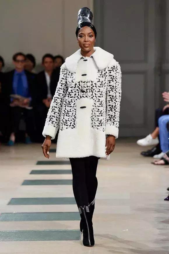 整个时尚圈都在悼念的时装设计师“紧身衣之王”AzzedineAlaïa