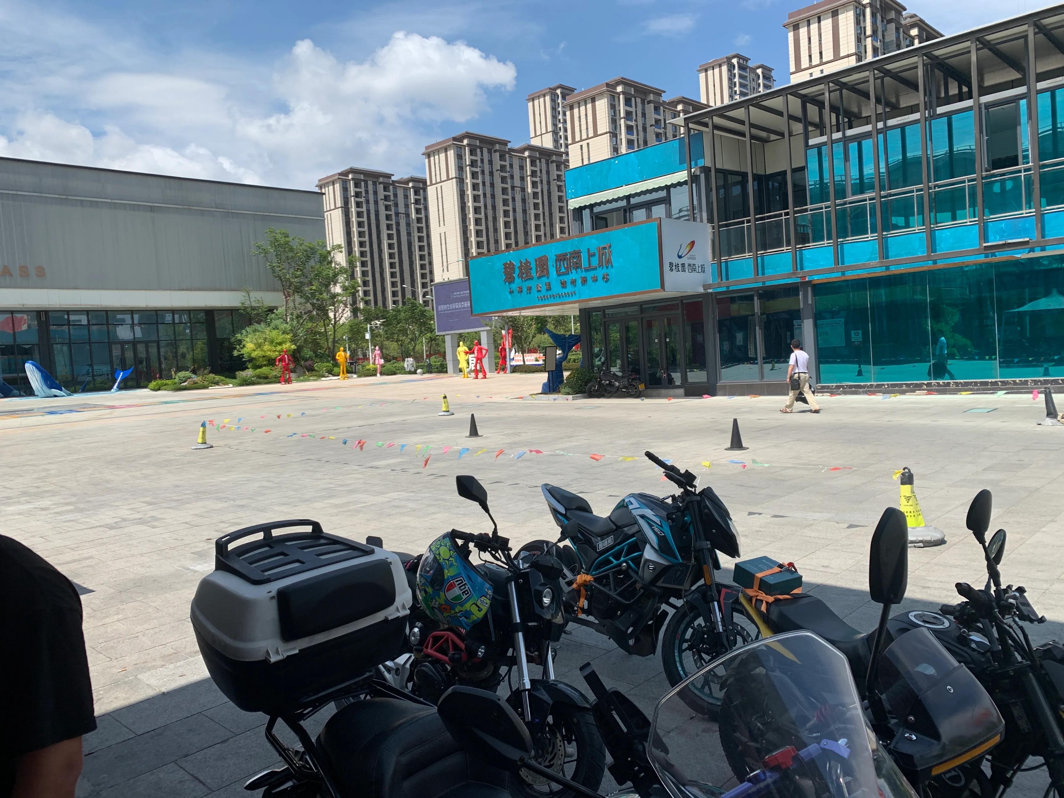 摩托车换机油是不是要好启动,摩托车换机油多少公里换一次好