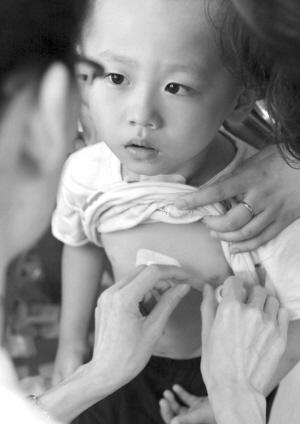 五岁女童早熟要怎么治疗,女儿5岁早熟的原因