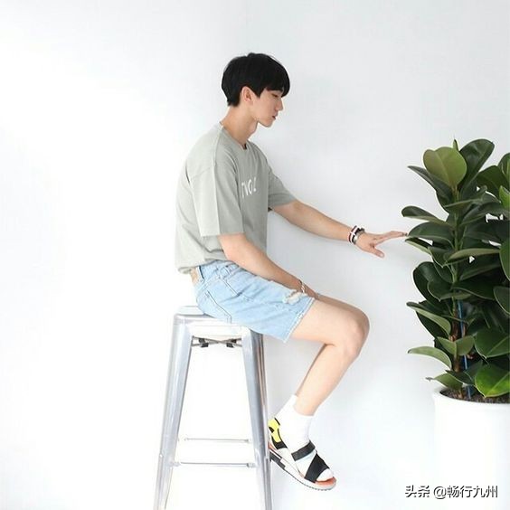 稳重大气高级感型男穿搭推荐,十个男生应该学会的时尚穿搭技巧