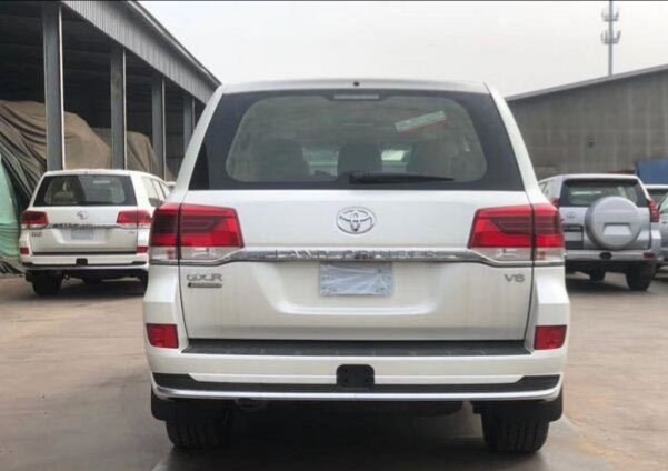 陆巡和x5哪个更值得入手,新款陆巡4.0l运动版