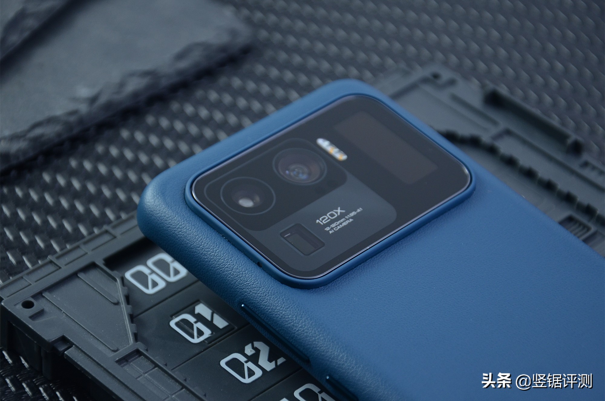 小米11Ultra专用“素皮保护壳”开箱:卖149元,贵么?