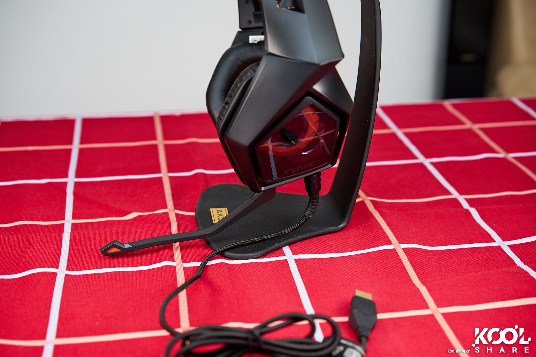 猛禽strix7.1耳机测评,华硕猛禽和金士顿黑鹰