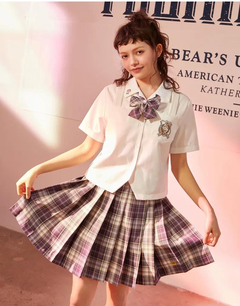 超减龄穿搭法则被杨超越狠狠拿捏,杨超越水手服穿搭