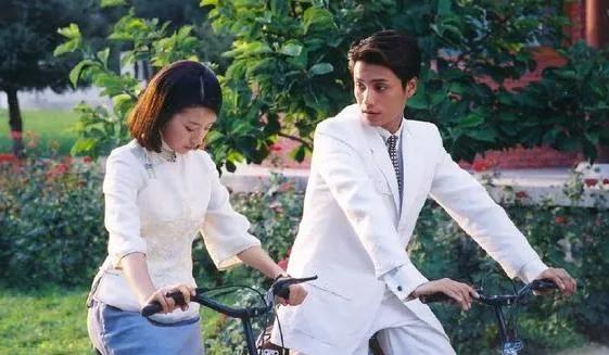 亲密关系后男人什么表现才是爱你,亲密关系里男人应该怎么做