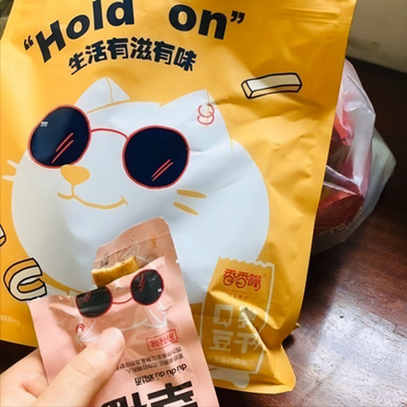 包装很丑弹痕好吃的零食,好喝却包装很丑的日本饮料