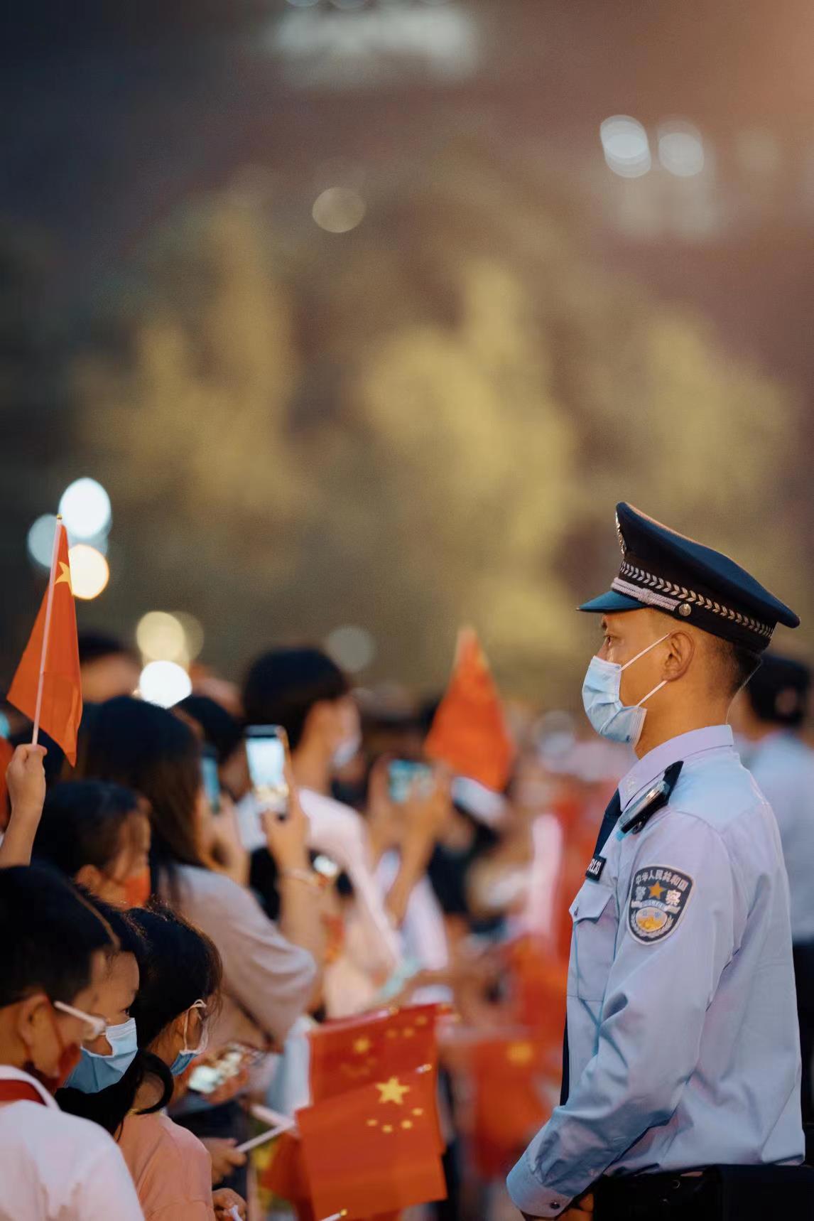 成都公安圆满完成国庆安保工作全市社会治安大局平稳有序