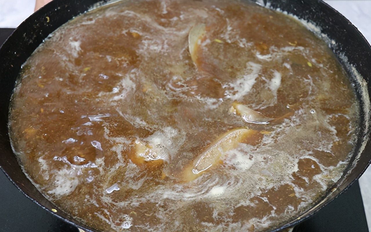 猪肝好吃但难卤,不要直接下锅,记住2个小技巧,鲜嫩不老无腥味