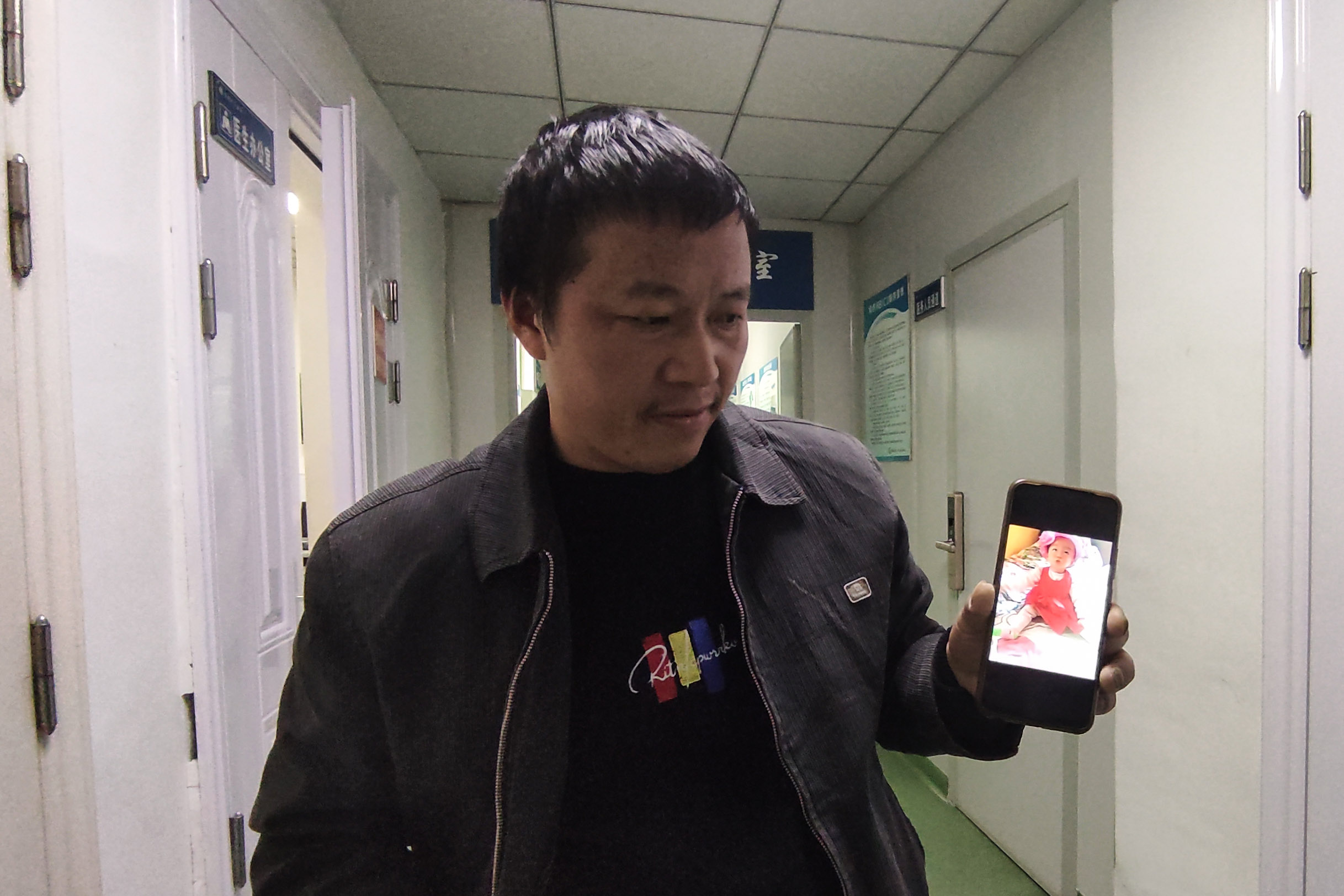 3岁留守儿童火灾,留守女童和爷爷遇火灾