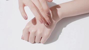 5分钟，自制手膜秘方，告别干枯手