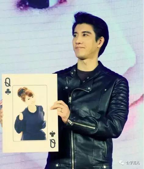 皮夹克机车风,肌肉男机车皮夹克