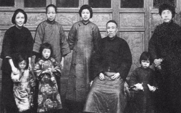 秋瑾是中国第一位女共产党员吗,秋瑾第一位党员