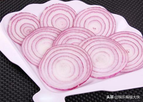 洋葱辣眼睛该怎么解决疼痛呢,洋葱辣眼睛有什么办法