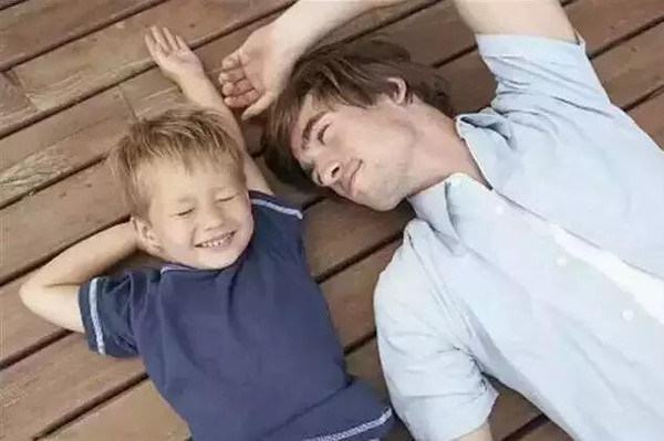 孩子爱打人，道理也讲打也打了就是改不了，幼儿园老师有妙招