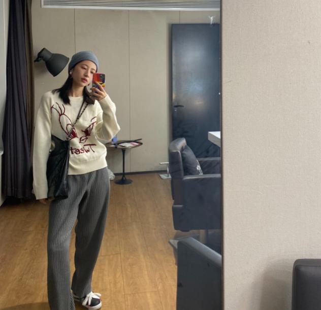 想要自拍可以弄什么动作,想自拍怎么拍好看呢