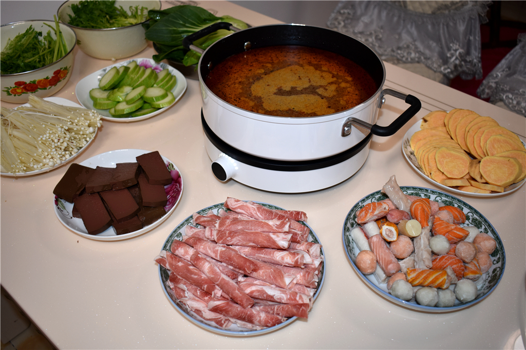 小米电磁炉青春版跟智能版哪个好,米家电磁炉青春版和小米a1哪个好