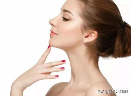 快速消除双下巴练这个瑜伽就对了,想瘦脸瘦下巴两个瑜伽体式