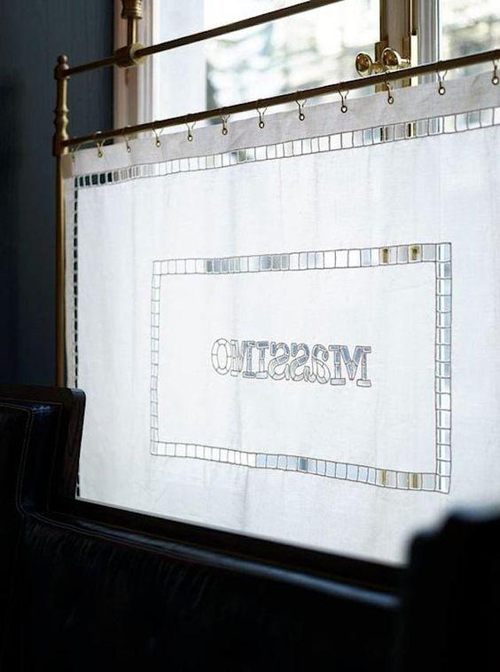 窗户两边装窗帘,窗户安装窗帘布双轮好还是单轮好