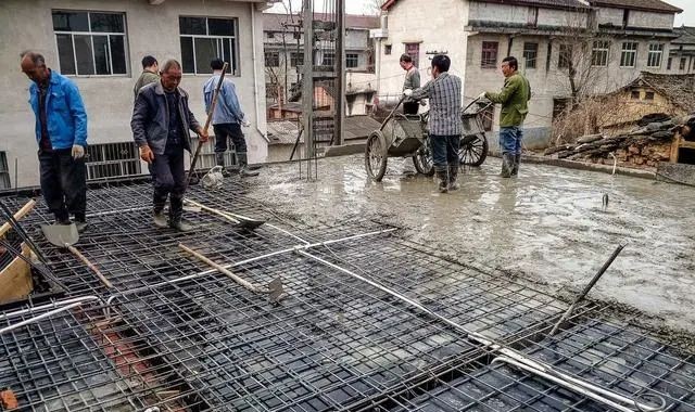 现浇顶下雨有什么影响,刚现浇顶就一直下雨好不好