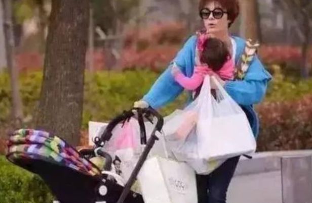 生过孩子和没有生过孩子的女人,看这3个地方更明显,你留意了吗