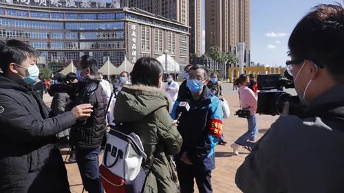 挺身担重任尽职为重症——记曲靖市第二人民医院重症医学科主任缪建章