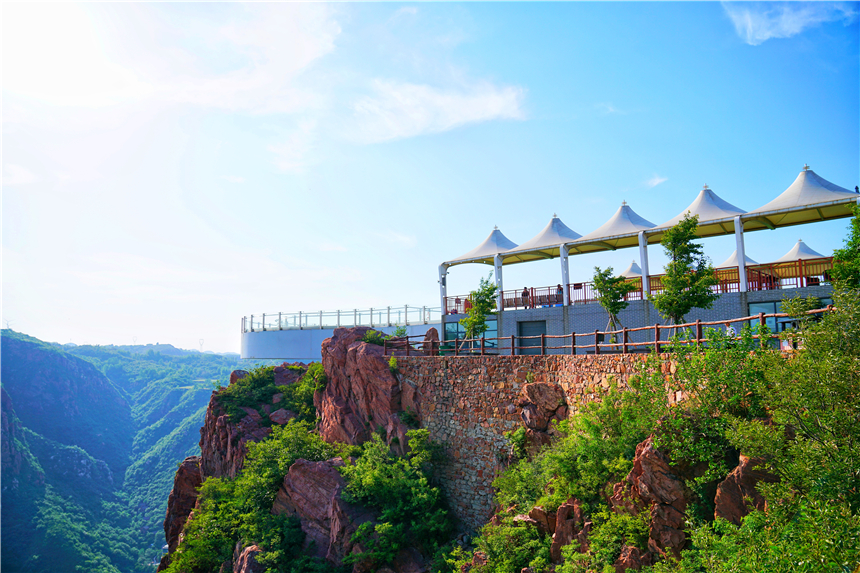 初夏河南,找寻童心,邂逅伏羲山的斜阳,一颗心萌化在云上牧场