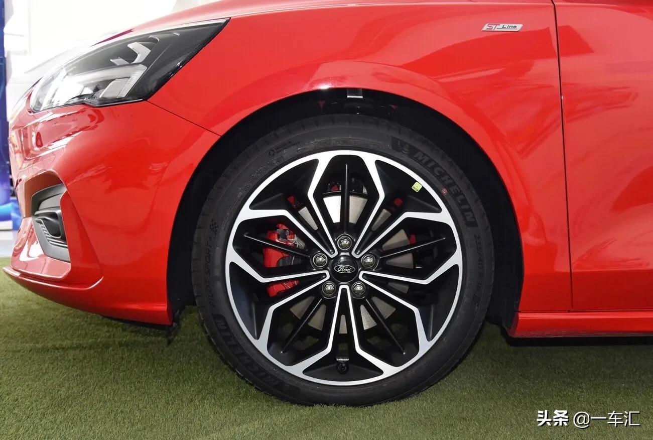 13款福克斯两万多,13年福特福克斯三厢1万