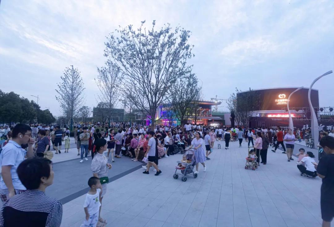 绗涗笢鑷诲搧,绗涗笢鑷诲搧浜戞箹鍗侀噷