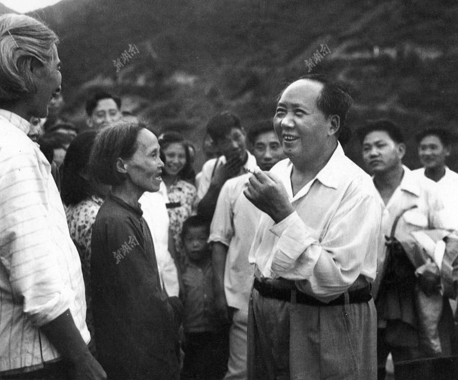 毛宇居请毛*东泽**为韶山小学题名，主席表示：叫韶山学校吧，好扩建