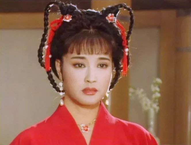 单边耳饰的戴法,耳挂流苏耳饰正确戴法