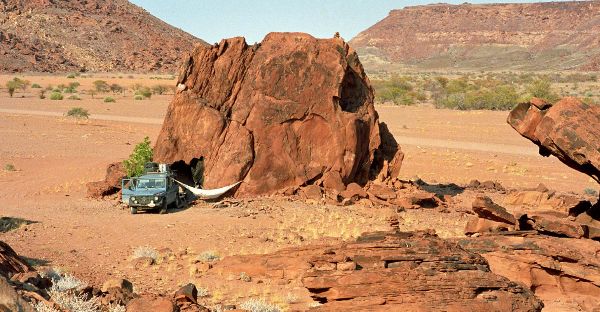 54岁裸辞，花45W流浪地球26年，炸上BBC，这...
