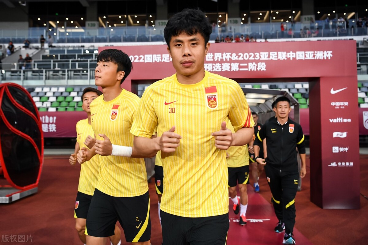 蒿俊闵三哥回家接地气,偶遇三哥蒿俊闵