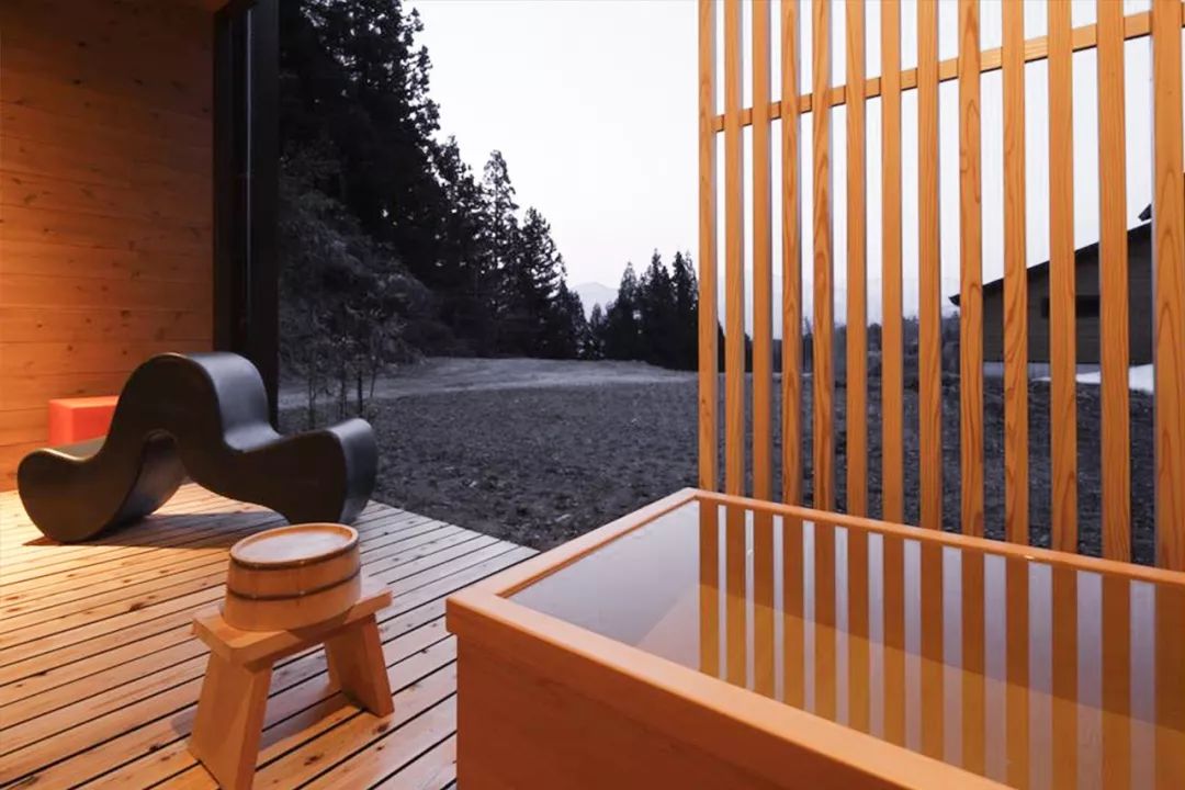 雪山下的温泉美丽,最值得去的有雪山温泉的地方