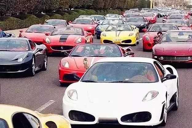 从迪拜塔往下看震撼人心,从迪拜回来的照片