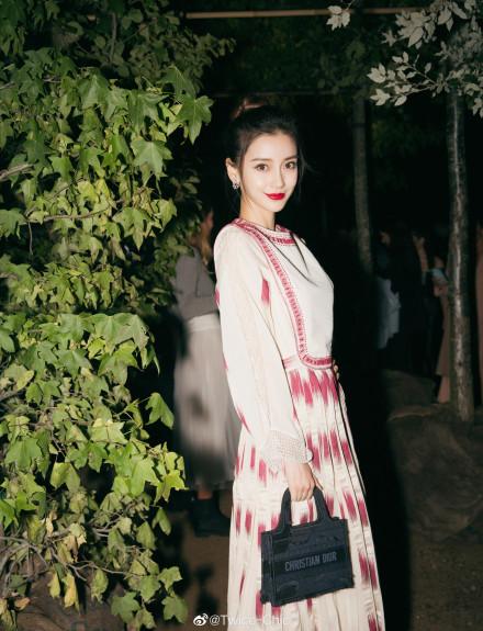 angelababy在酒吧打碟,angelababy巴黎秀场