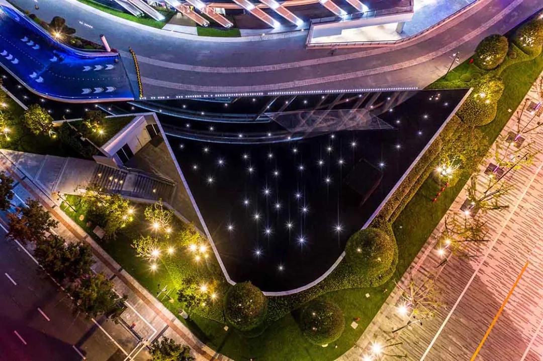 太平鸟时尚中心景观设计,自由的鸟巢