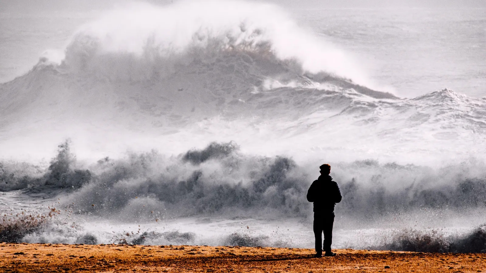 葡萄牙渔村如何驯服100英尺高的海浪