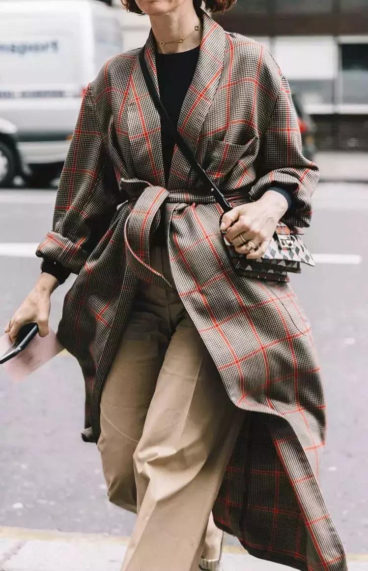 穿上大长袍，完美解决矮个子女生的世纪难题