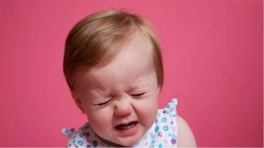 宝宝鼻塞好痛苦简单3招有效缓解,怎么帮小孩解决鼻塞