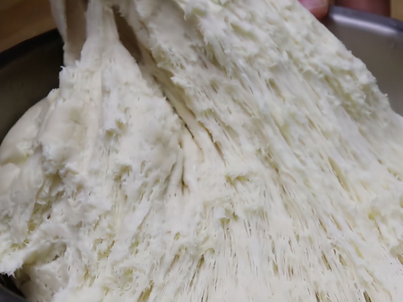 蒸馒头面怎么发才发得好,馒头面发得很好蒸出来却回缩