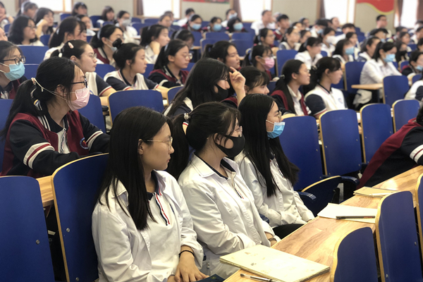 郑州74中:互动分享、集体教研,促进师生共同成长