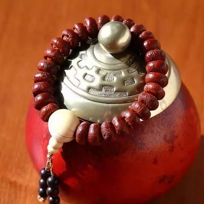 什么是滴血莲花菩提怎么盘玩,滴血莲花菩提盘玩前后对比效果图