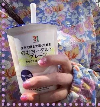 火爆全宇宙的“泫雅风”背后有着怎样的文化元素?转发送眼影盘