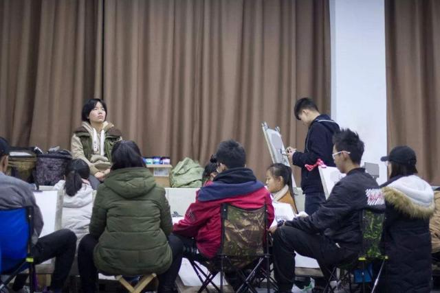 美术生模特绘画,美术生自画像创意