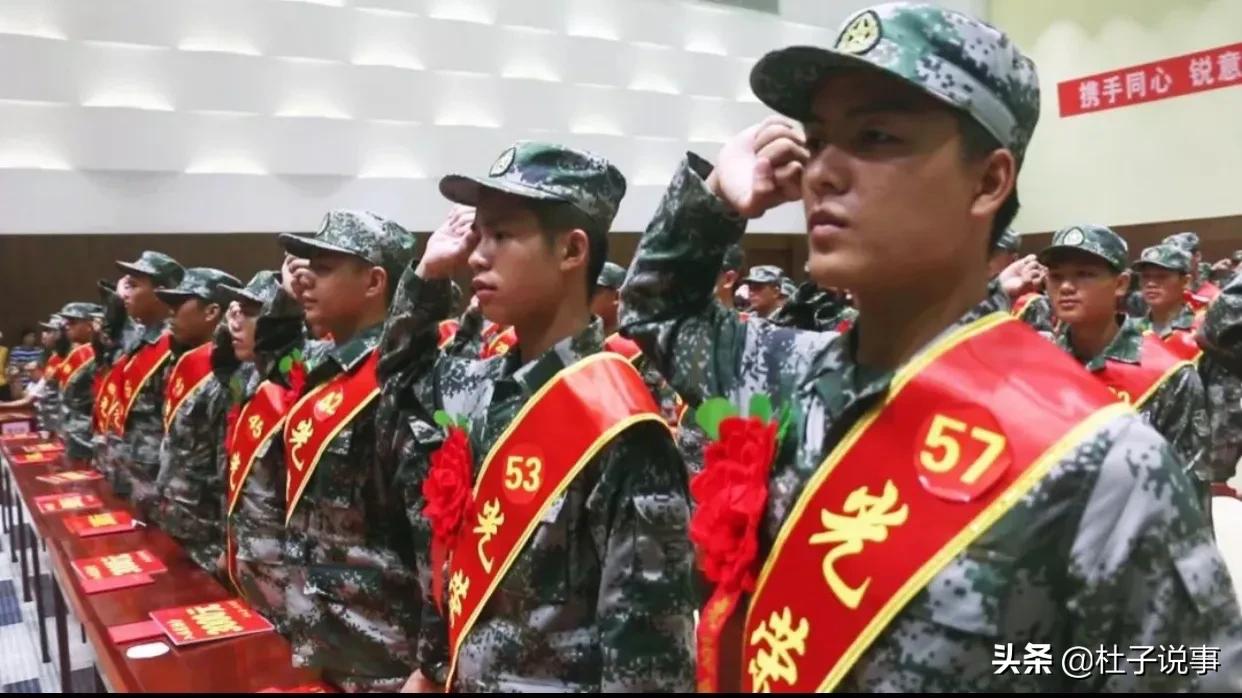 新兵引体向上要求,航空兵新兵入伍要求