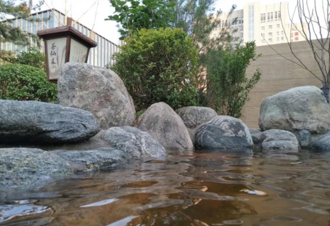 泡温泉是冬天最享受的一件事,泡温泉是享受生活的一种态度