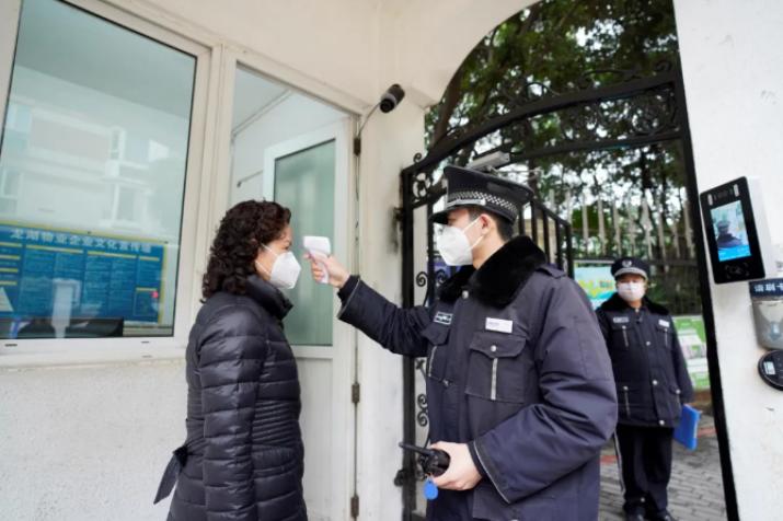 帮买整头生猪？这家物业公司的神操作我算是服了！
