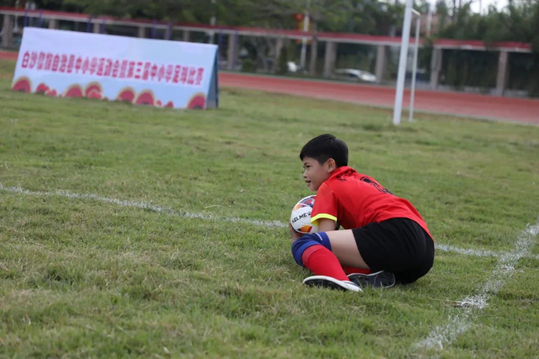白沙路学校足球比赛,全县中小学生校园足球赛开赛